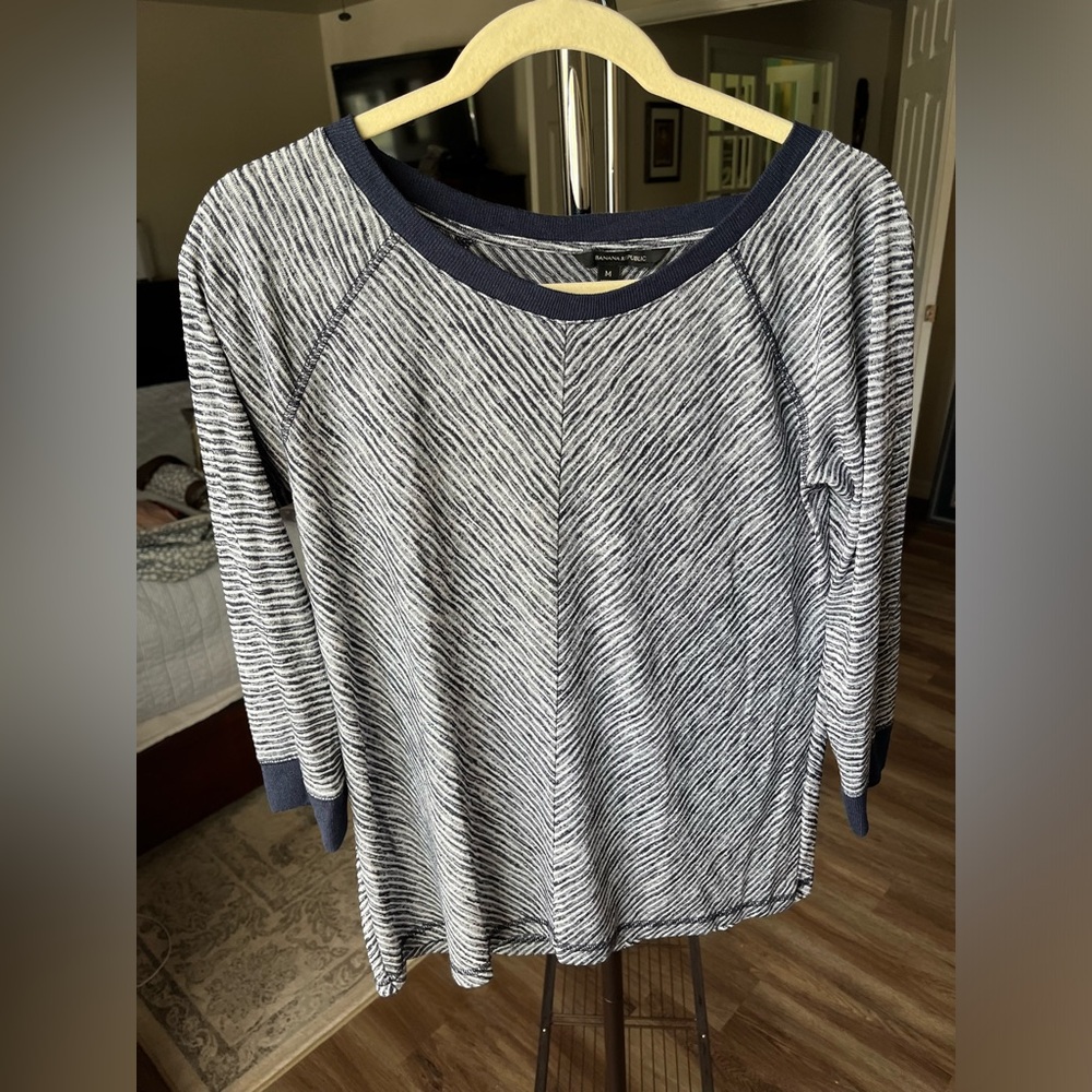 EUC Banana Republic Pullover